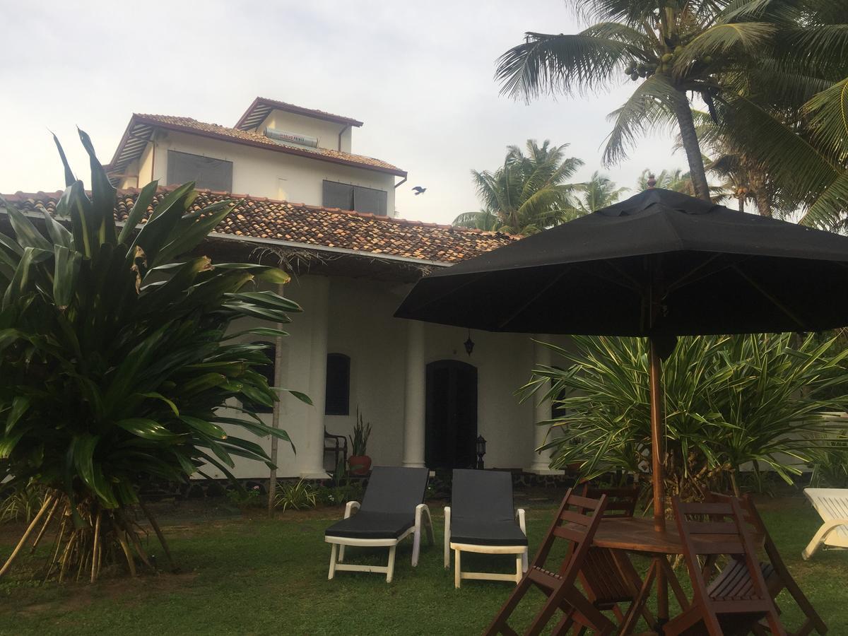 Villa Tissa Beach Resort 웰리가마 외부 사진